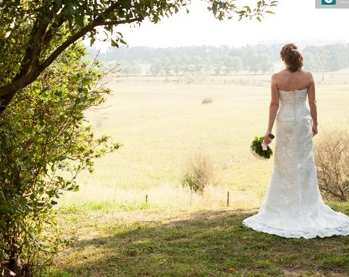 Tại sao cô dâu nhất định phải mặc váy trắng trong ngày cưới?