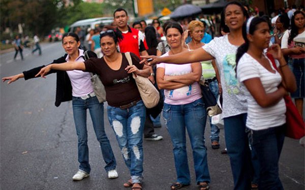 Người Venezuela được nghỉ làm thứ Sáu để... tiết kiệm điện