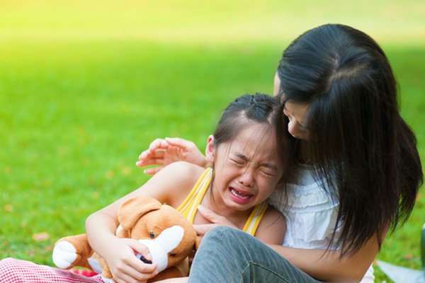 9 biểu hiện ở trẻ cảnh báo bố mẹ cần xem ngay lại cách dạy con