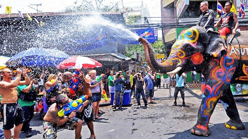 Lễ hội Té nước Songkran của Thái Lan