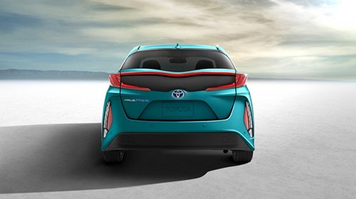 Choáng với Toyota Prius Prime 2017 “ăn” xăng ít hơn cả xe máy số