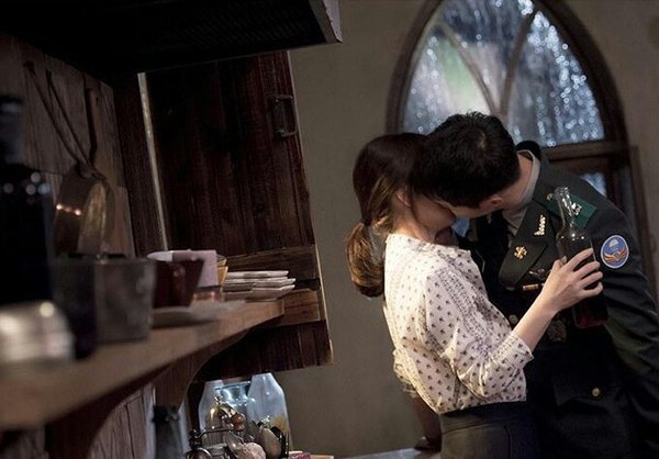 "Yêu" Song Hye Kyo quá nhanh, Song Joong Ki từng lo sợ khán giả khó chấp nhận