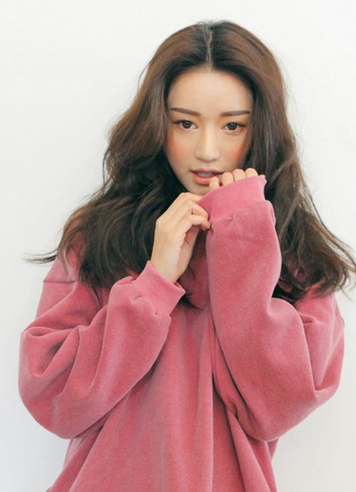 Gợi ý những cách mix đồ đẹp nhất cho cô nàng vai rộng