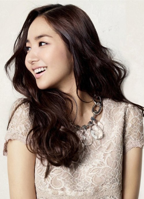 Gợi ý những cách mix đồ đẹp nhất cho cô nàng vai rộng