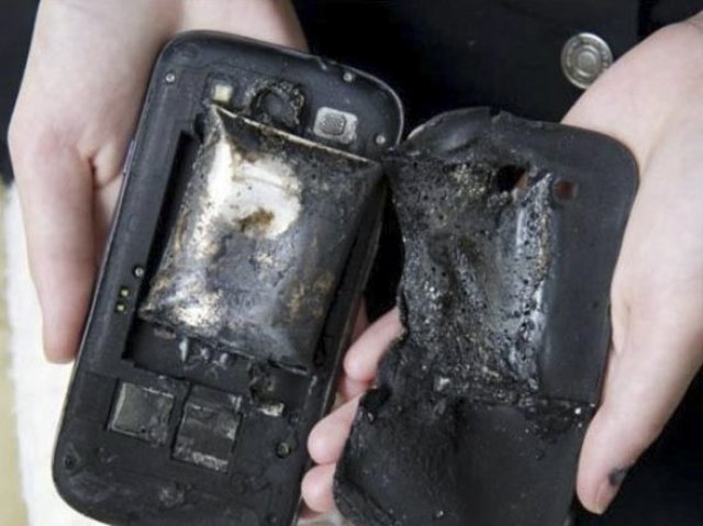 Những lưu ý để phòng tránh trường hợp smartphone cháy nổ giữa mùa nóng kỷ lục này