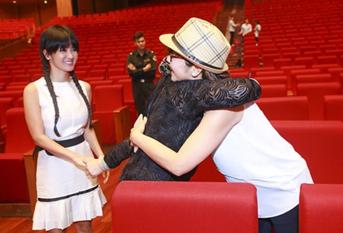 Những màn "cưa sừng làm nghé" đình đám của người đẹp Việt