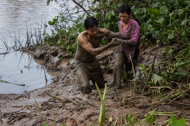 Lộ ảnh Lê Phương bị "mẹ chồng" bạo hành