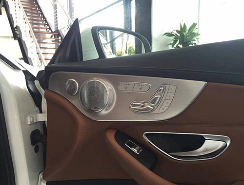 Mercedes-Benz C300 Coupe đầu tiên về Việt Nam, giá từ 2,7 tỷ Đồng