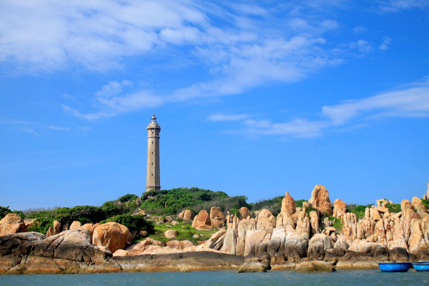 7 ngọn hải đăng nổi tiếng ở Việt Nam đáng để chinh phục