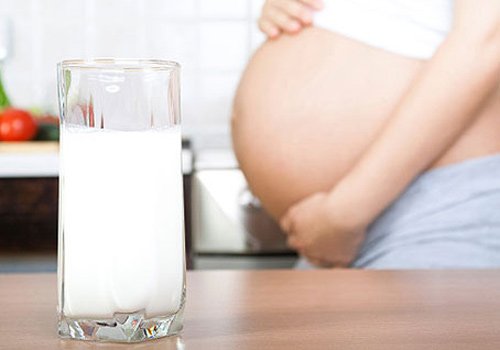 Bà bầu uống sữa đậu nành lợi hay hại?