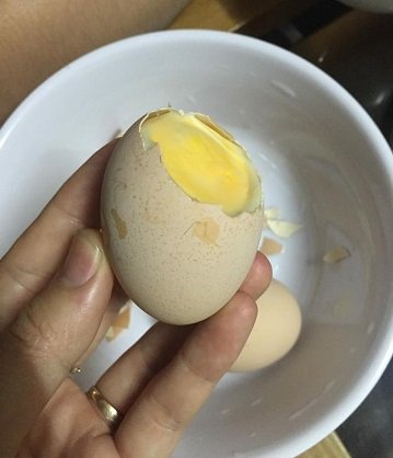 “Thần dược” trứng gà ung gây sốt thị trường giá chỉ 1.500 đồng
