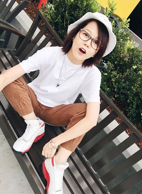 Soi gu thời trang cực đẹp và cá tính của hot Vlogger An Nguy