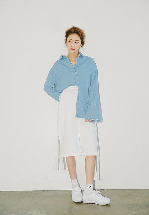 Mẹo phối sơ mi oversize cá tính cho nàng công sở