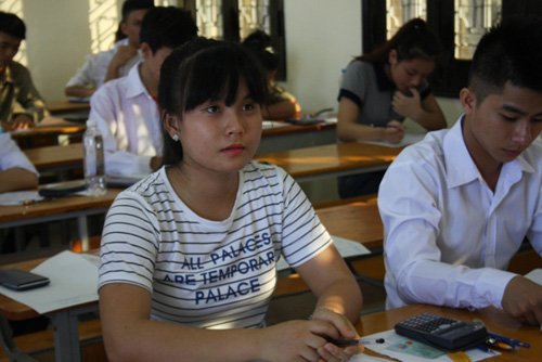 Thi tốt nghiệp THPT Quốc gia: Thí sinh Hà Nội nộp lệ phí ở đâu?