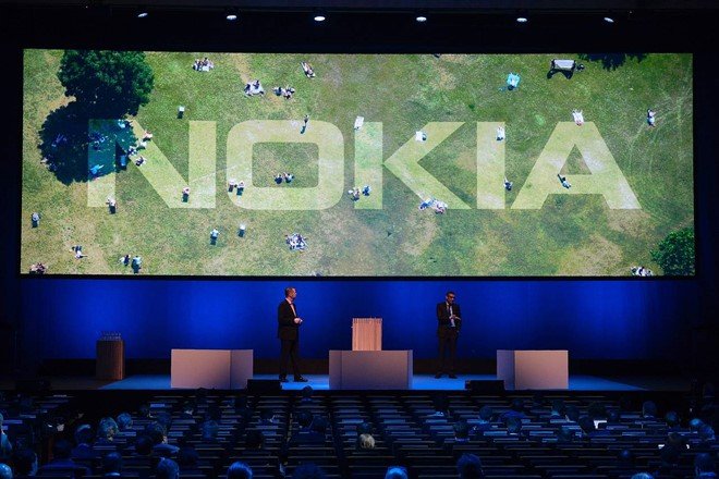 Vì sao Microsoft bán mảng di động cơ bản Nokia?