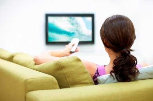 Những thói quen xem tivi cực hại cho sức khỏe