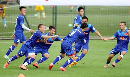 Đội tuyển Việt Nam đấu tập với tuyển U21