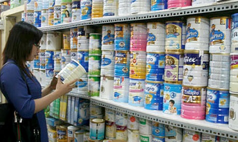 Tháng 7, xem xét bỏ trần giá sữa cho trẻ dưới 6 tuổi