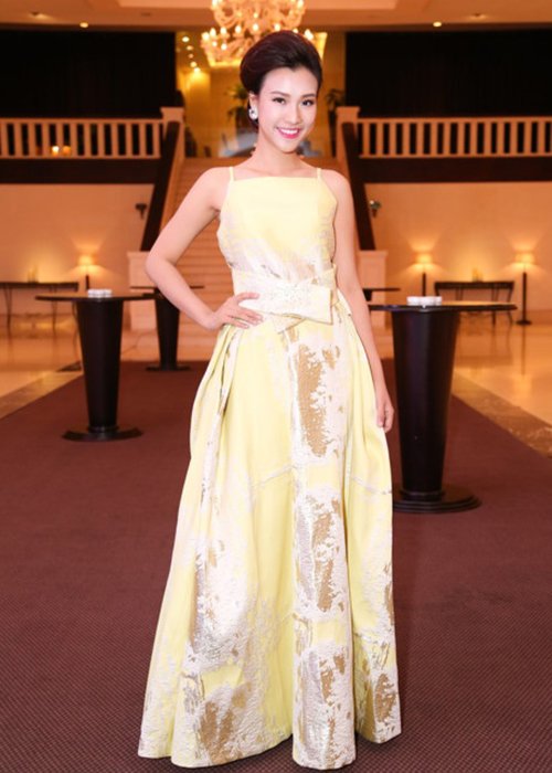 Đón Hoa hậu Pháp, Kỳ Duyên đẹp xuất thần giữa dàn mỹ nhân