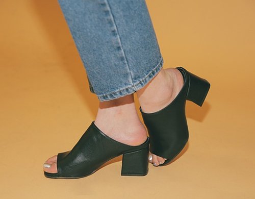 Hè này, mặc gì đi làm cho mát?