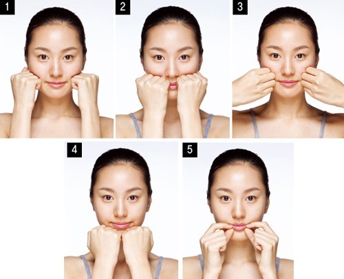 Học cách massage mặt giúp trẻ ra 10 tuổi của người Nhật