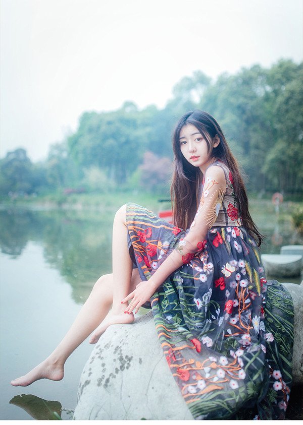 10 mẫu maxi đi biển siêu quyến rũ, nữ tính "hút hồn" phái đẹp