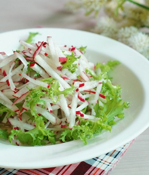 Giảm cân hiệu quả với 3 công thức salad đơn giản dễ làm