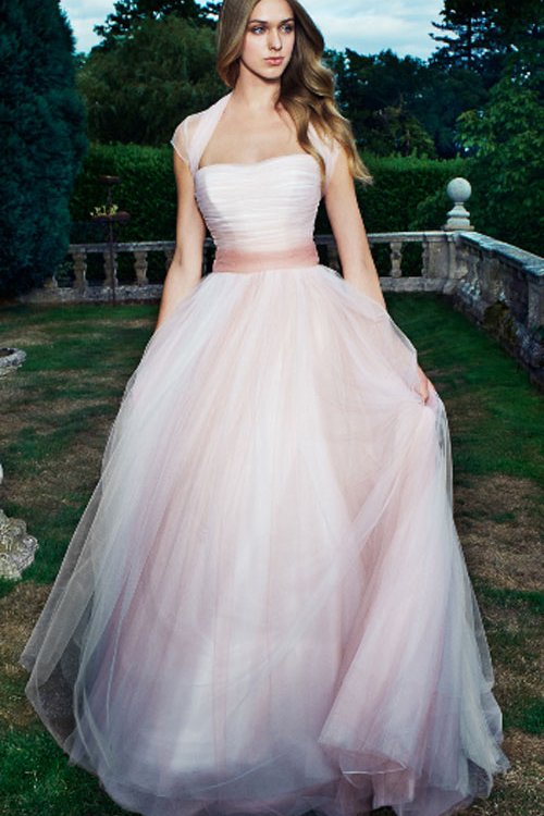 Những mẫu váy cưới lên ngôi năm 2016