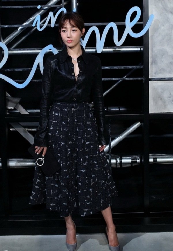 Song Hye Kyo đánh bật nguyên dàn sao Hoa ngữ tại show Chanel