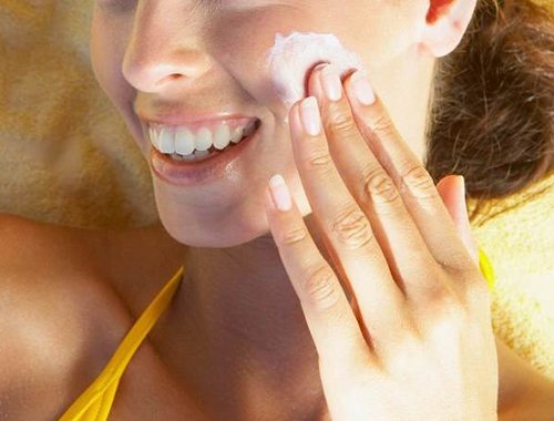Bí quyết bôi kem chống nắng đúng và đủ để bảo vệ làn da