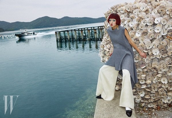 Ngắm BST thời trang Hàn Quốc với cảm hứng từ biển khơi
