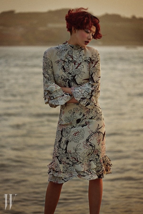 Ngắm BST thời trang Hàn Quốc với cảm hứng từ biển khơi
