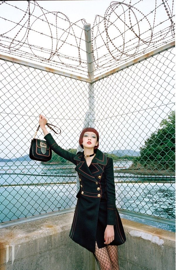 Ngắm BST thời trang Hàn Quốc với cảm hứng từ biển khơi