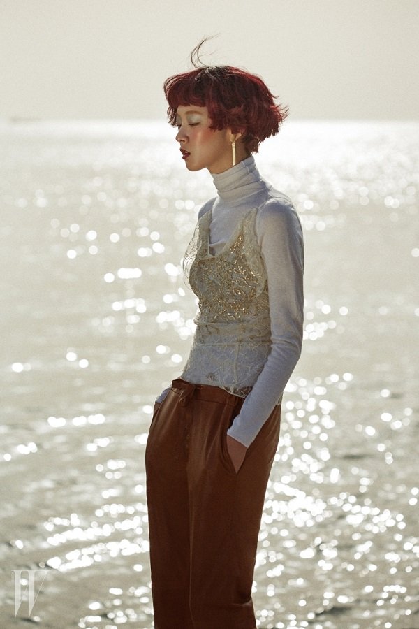 Ngắm BST thời trang Hàn Quốc với cảm hứng từ biển khơi