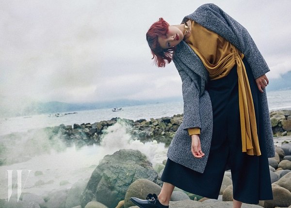 Ngắm BST thời trang Hàn Quốc với cảm hứng từ biển khơi