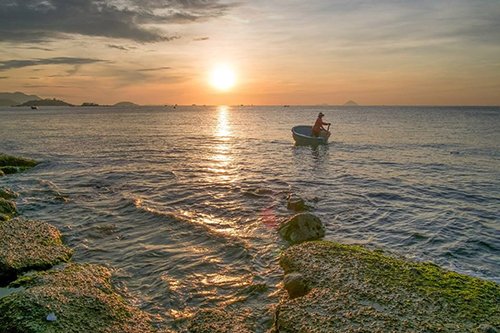 Biển Nha Trang đẹp diệu kỳ từ bình minh đến hoàng hôn
