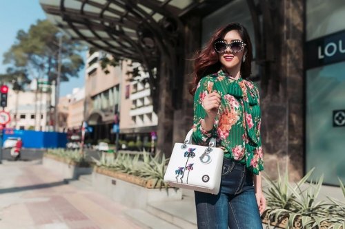 Diễn viên Huỳnh Tiên tràn đầy sức sống với thời trang đường phố