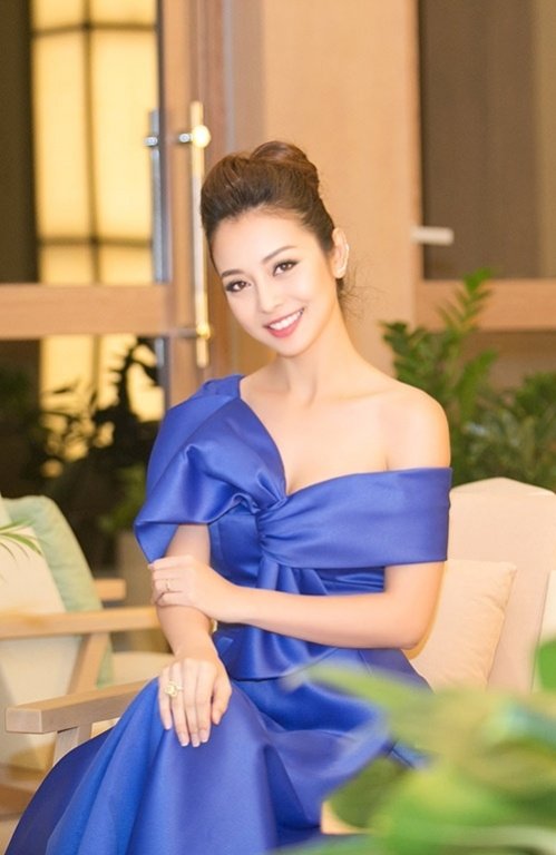 Jenifer Phạm - Hoa hậu mặc đẹp, quyến rũ bậc nhất Vbiz