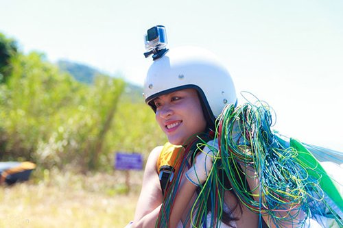 Ngất ngây vẻ đẹp biển Đà Nẵng khi bay dù lượn