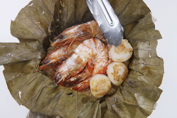 Thơm ngọt khó cưỡng xôi tôm lá sen cho bữa sáng