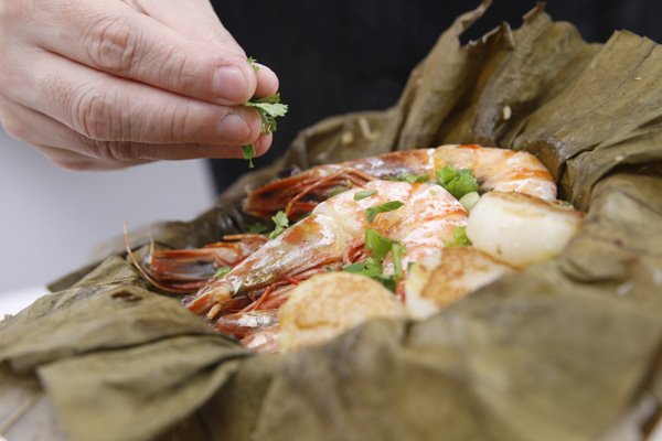 Thơm ngọt khó cưỡng xôi tôm lá sen cho bữa sáng