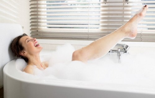 Dù cảm thấy nóng nực, bạn vẫn cần tránh tắm 6 thời điểm sau