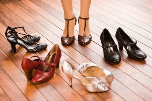 6 mẹo giúp đi giày cao gót thoải mái mà không sợ bị đau chân