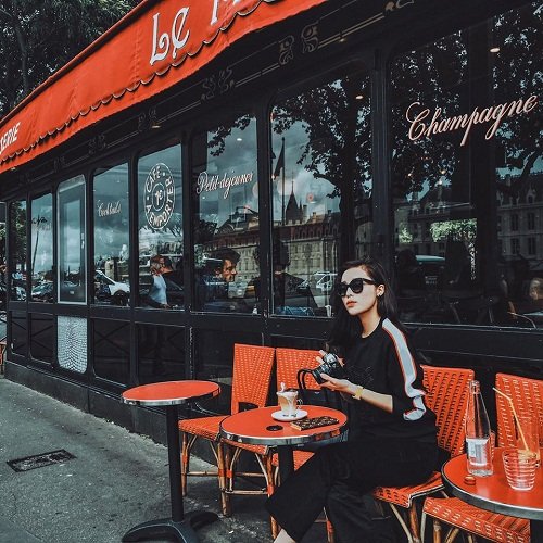 Hoa hậu Kỳ Duyên diện đồ sành điệu đi du lịch