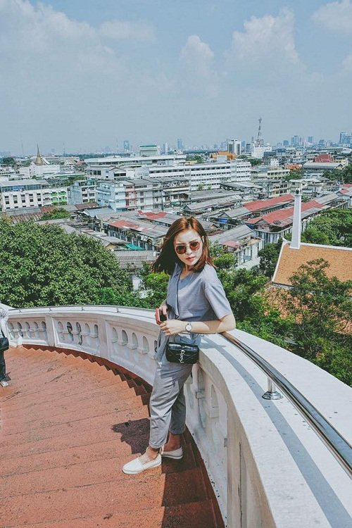 Hoa hậu Kỳ Duyên diện đồ sành điệu đi du lịch