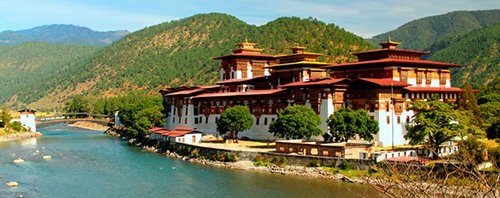 Bhutan bên dãy Himalaya hùng vĩ
