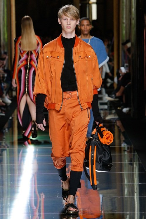 Balmain Paris FW: Quân đoàn quyến rũ!