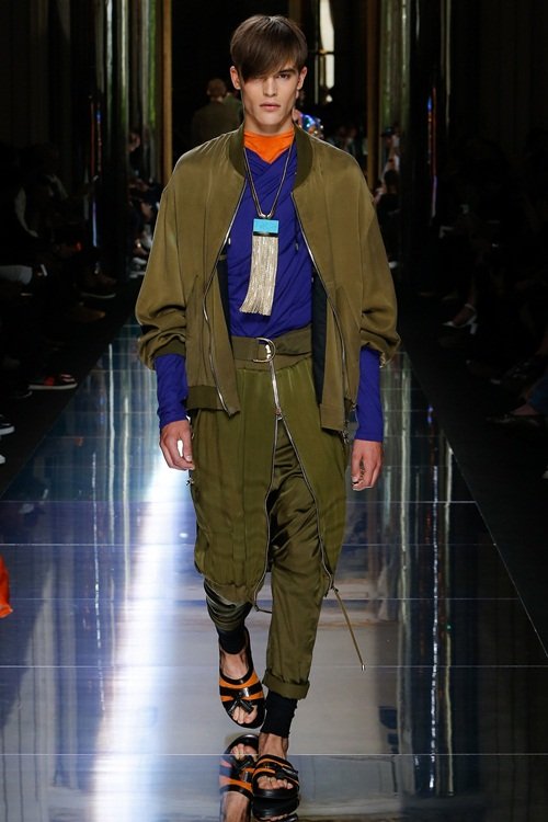 Balmain Paris FW: Quân đoàn quyến rũ!
