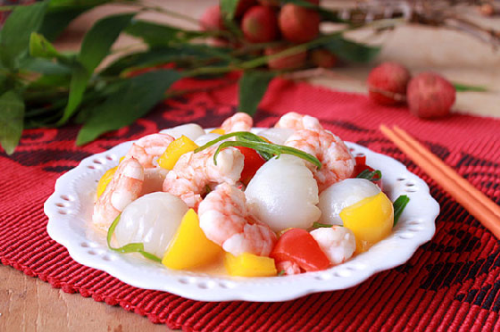 Cách ăn vải ‘thả ga’ mà không sợ bị nóng trong người