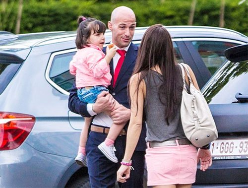 Tuyển thủ Bỉ hy sinh sự nghiệp vì con gái